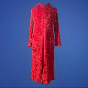 Women’s Jasmine Rose Red Plush Swirl Pattern Robe Size S